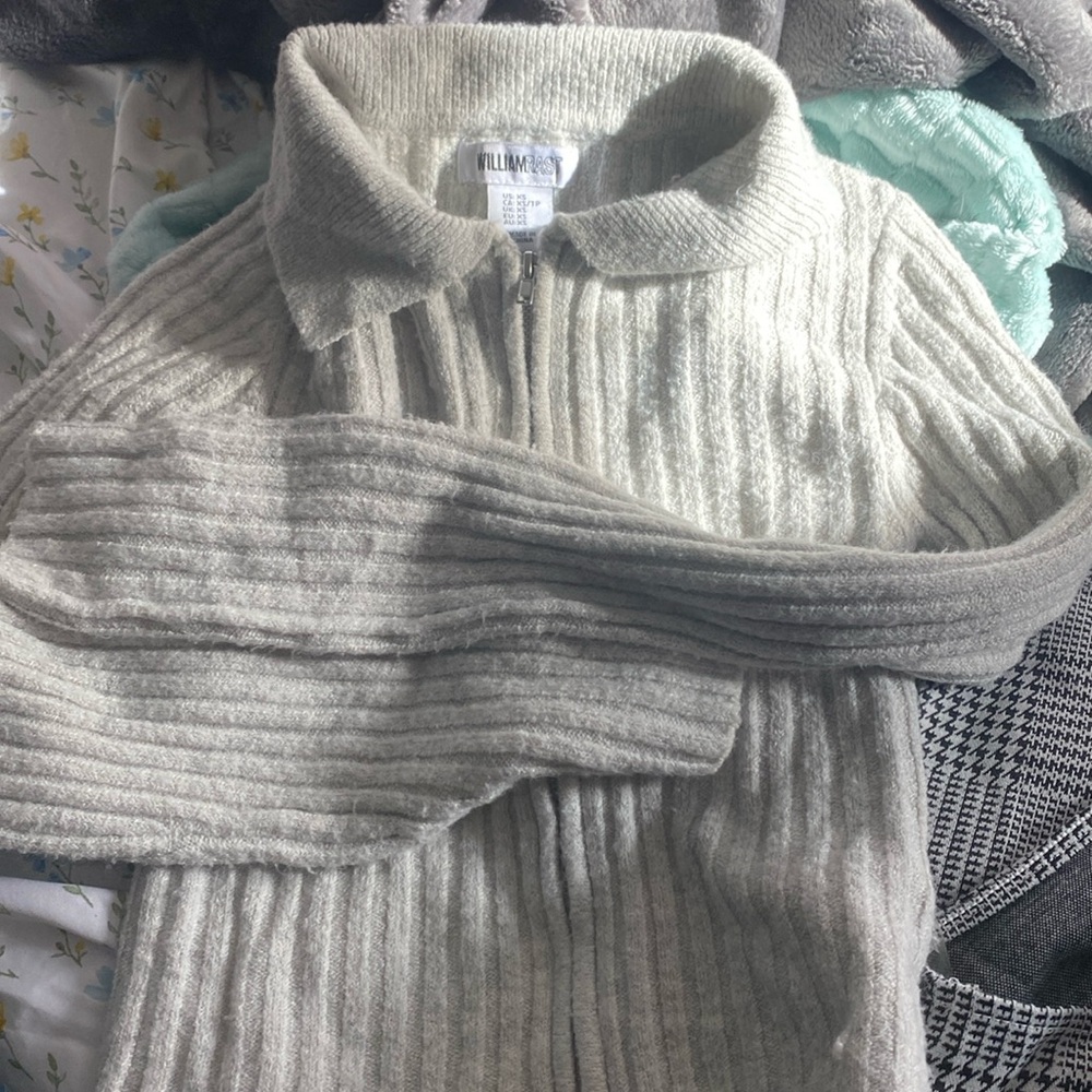 Gray long crop